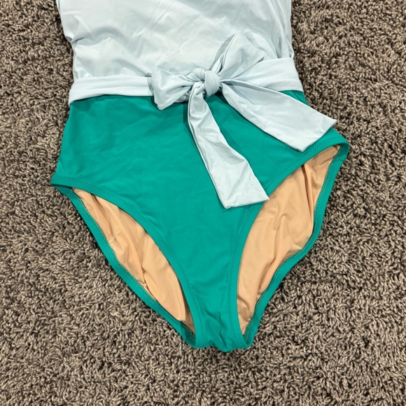 J. Crew belted color block One Piece Swimsuit - Light Blue and teal Green,size 6 - Picture 3 of 8
